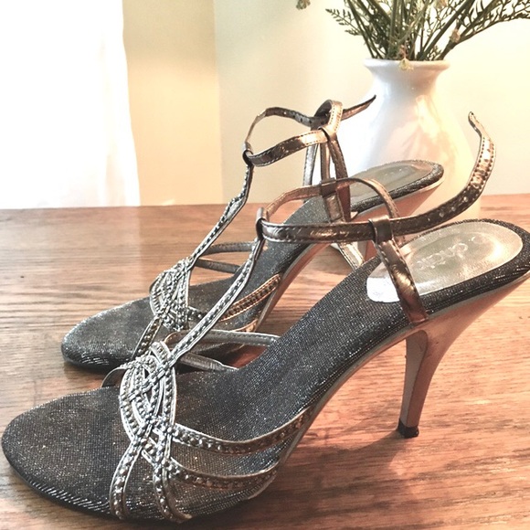 Le Chateau pewter jewelled heels - Picture 6 of 8
